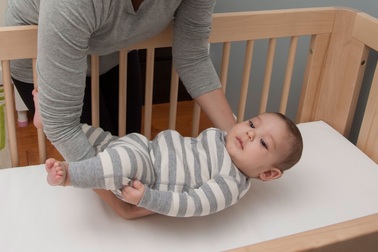 Trẻ nên ngủ trong phòng của cha mẹ trong năm đầu tiên