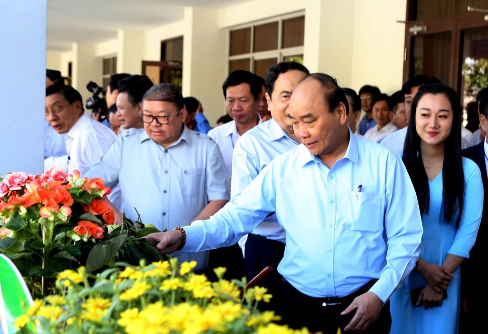 Thủ tướng: Người nông dân phải tự đổi mới, cứ làm bài cũ thì khó thành công! - 4 Thủ tướng: Người nông dân phải tự đổi mới, cứ làm bài cũ thì khó thành công! - 4