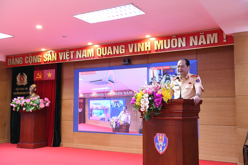 Bộ Công an tiếp tục điều động lực lượng hỗ trợ đăng kiểm tại Hà Nội, TPHCM - 3 Bộ Công an tiếp tục điều động lực lượng hỗ trợ đăng kiểm tại Hà Nội, TPHCM - 3