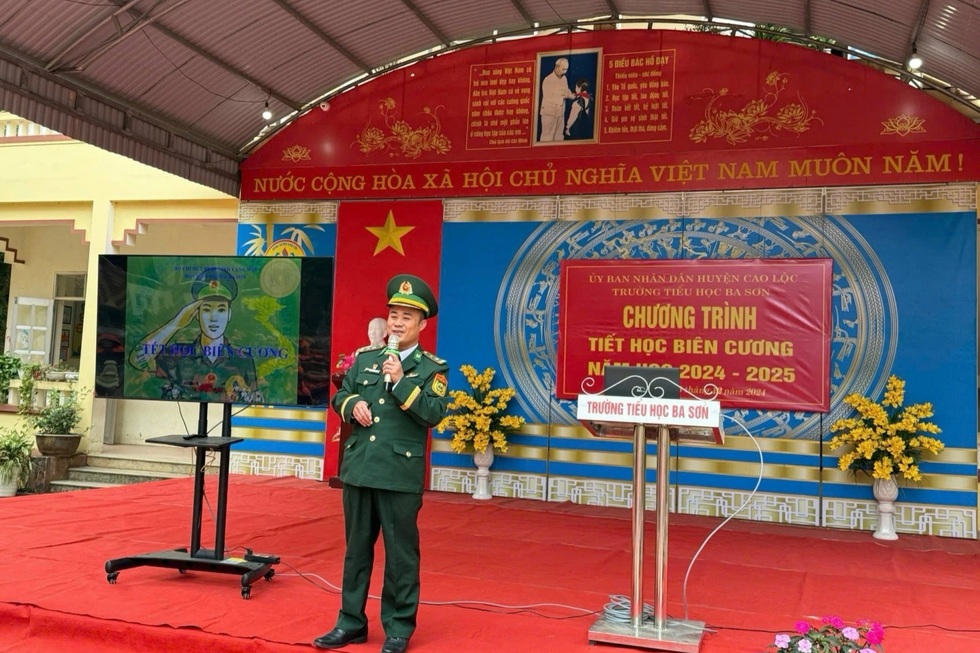 Người lính quân hàm xanh xây “cột mốc chữ” nơi đại ngàn biên giới - 3