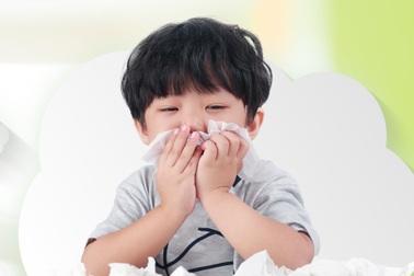 Chăm trẻ bị cảm, ho tại nhà mau khỏi trong mùa dịch