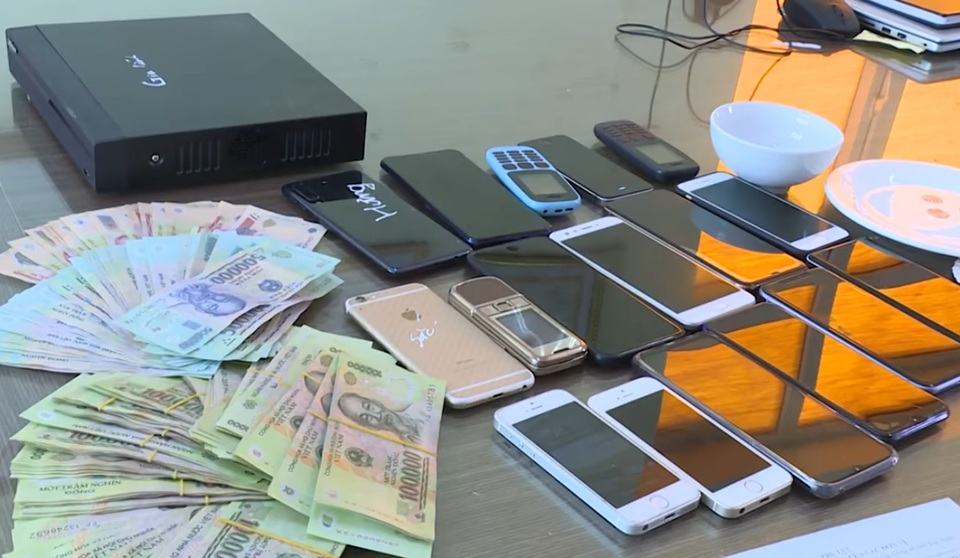 Triệt phá sới bạc liên tỉnh có camera cảnh giới - 2