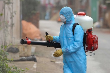 Hà Nội: Đề xuất Bộ Tư lệnh hóa học khử khuẩn toàn bộ thôn Hạ Lôi