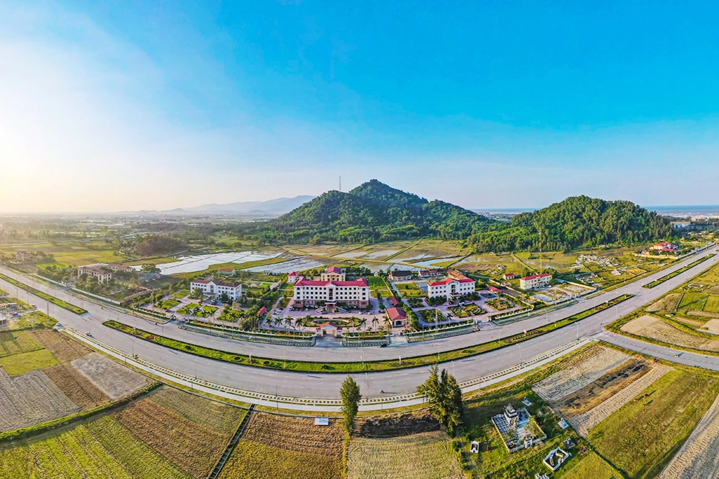 Hà Tĩnh sáp nhập huyện, xã: 20 trụ sở, 200 cán bộ dôi dư chưa giải quyết - 1 Hà Tĩnh sáp nhập huyện, xã: 20 trụ sở, 200 cán bộ dôi dư chưa giải quyết - 1