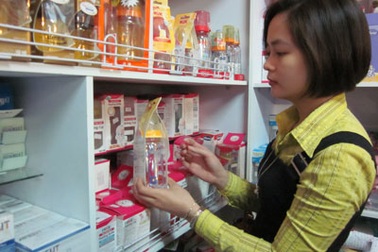 Bình sữa chứa BPA: Việt Nam đang áp dụng tiêu chuẩn cho phép