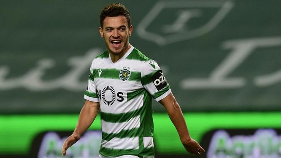 Man Utd mua sao Sporting Lison, tính bán Maguirre và Van de Beek - 1