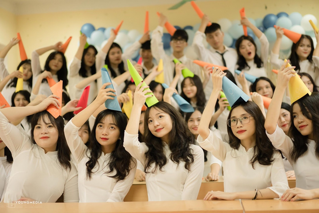 Nữ sinh vùng cao gây ấn tượng với thành tích học tập đáng ngưỡng mộ - 3 Nữ sinh vùng cao gây ấn tượng với thành tích học tập đáng ngưỡng mộ - 3
