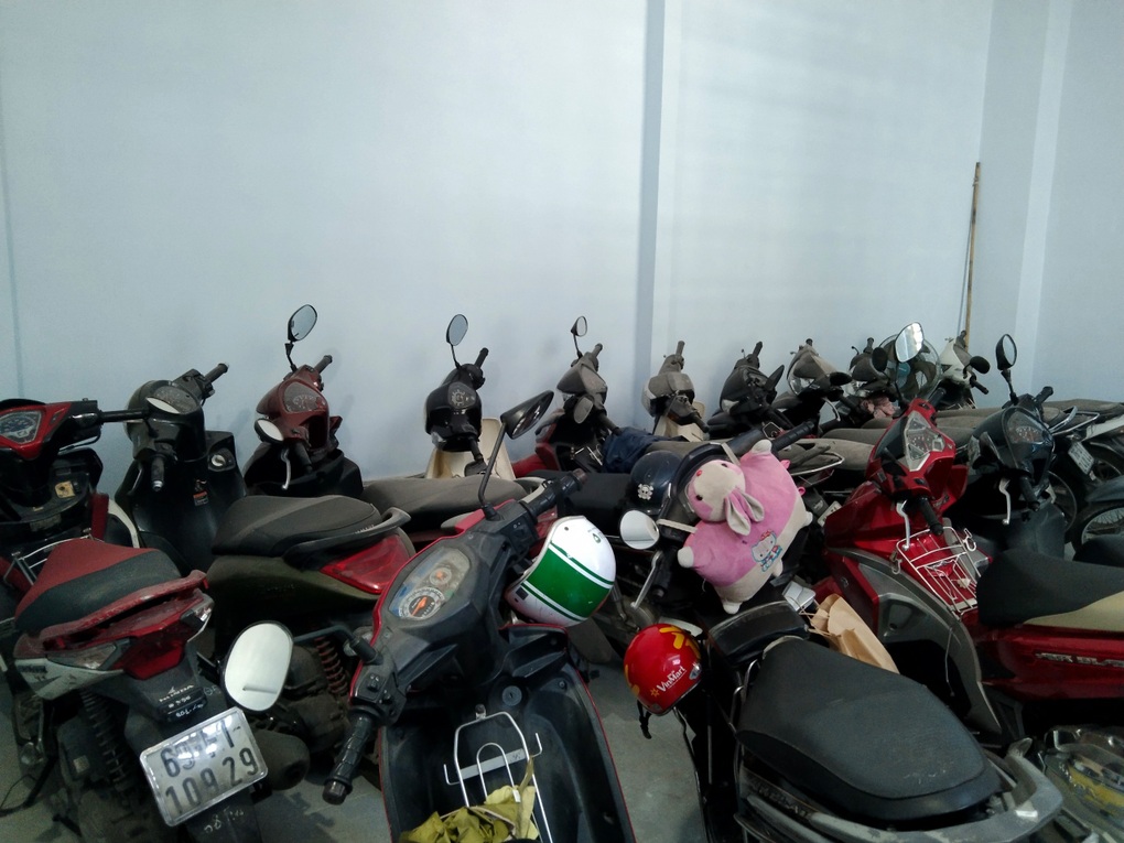 Cô gái kiệt sức trước vụ cháy 56 người chết, ám ảnh về hành lang khu trọ... - 4 Cô gái kiệt sức trước vụ cháy 56 người chết, ám ảnh về hành lang khu trọ... - 4