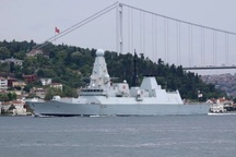 Nga bắn cảnh cáo, thả bom xua tàu chiến Anh ở Biển Đen