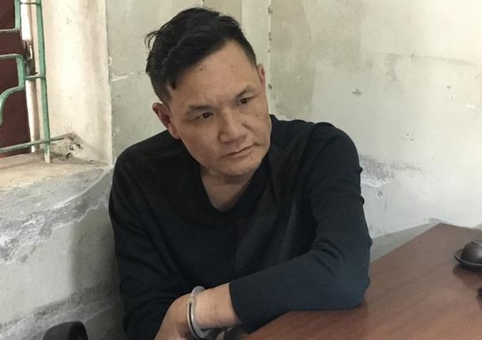 Bắt băng nhóm chuyên vòi tiền bảo kê người bán hoa tết - 1 Bắt băng nhóm chuyên vòi tiền bảo kê người bán hoa tết - 1