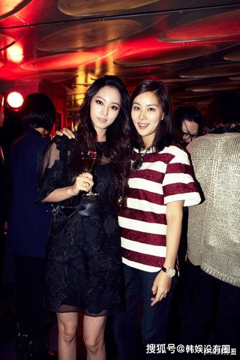 5 ngôi sao nổi tiếng xứ Hàn bất ngờ bị công kích vì một bức ảnh - 2 5 ngôi sao nổi tiếng xứ Hàn bất ngờ bị công kích vì một bức ảnh - 2