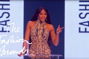 Naomi Campbell nhận giải biểu tượng thời trang