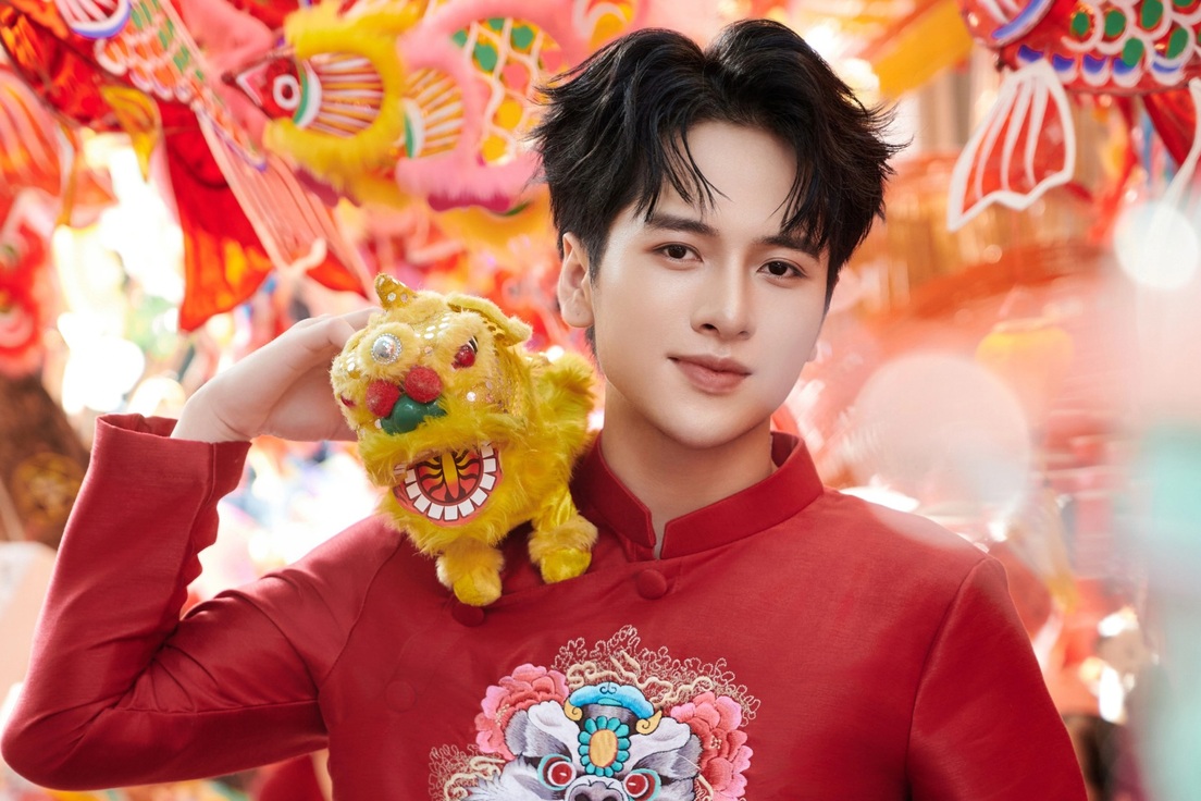 Á vương Hà Nội chia sẻ bí quyết diện áo dài nam vừa sành điệu vừa thoải mái