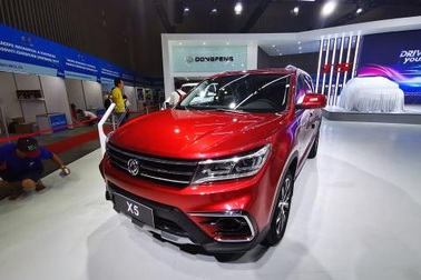 Xe Thái cực rẻ đổ bộ, nhập xe Trung Quốc khựng lại