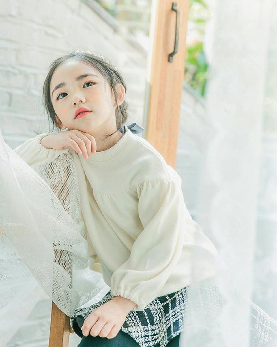 Mẫu “nhí” xinh đẹp nhất xứ Hàn đối mặt với chứng dậy thì sớm - 8 Mẫu “nhí” xinh đẹp nhất xứ Hàn đối mặt với chứng dậy thì sớm - 8