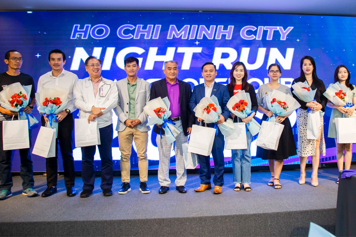 Giải chạy đêm quảng bá du lịch, tiếp lửa SEA Games - 1 Giải chạy đêm quảng bá du lịch, tiếp lửa SEA Games - 1