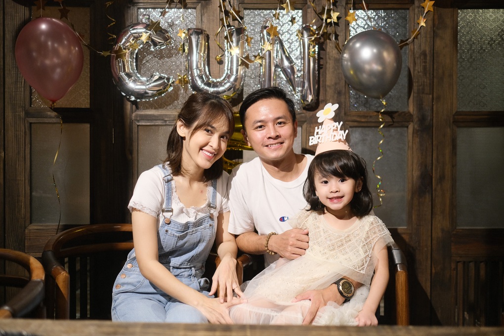 Diễn viên Tú Vi từng nghi ngờ... giới tính của chồng - 4 Diễn viên Tú Vi từng nghi ngờ... giới tính của chồng - 4
