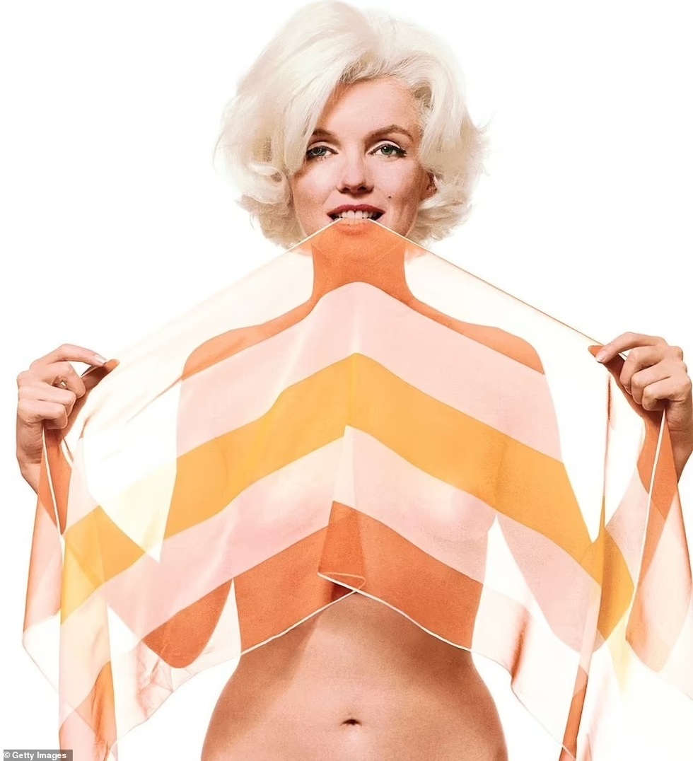 Công chúng giận dữ vì kế hoạch phá nhà của biểu tượng sex Marilyn Monroe - 15 Công chúng giận dữ vì kế hoạch phá nhà của biểu tượng sex Marilyn Monroe - 15