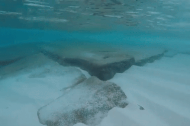 Phát hiện con đường đá 2.000 năm tuổi dài gần 500m dưới đáy đại dương