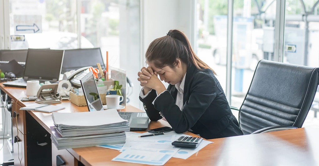 Đồng nghiệp đua nhau nghỉ việc, tôi gánh cả công ty trên vai - 1 Đồng nghiệp đua nhau nghỉ việc, tôi gánh cả công ty trên vai - 1