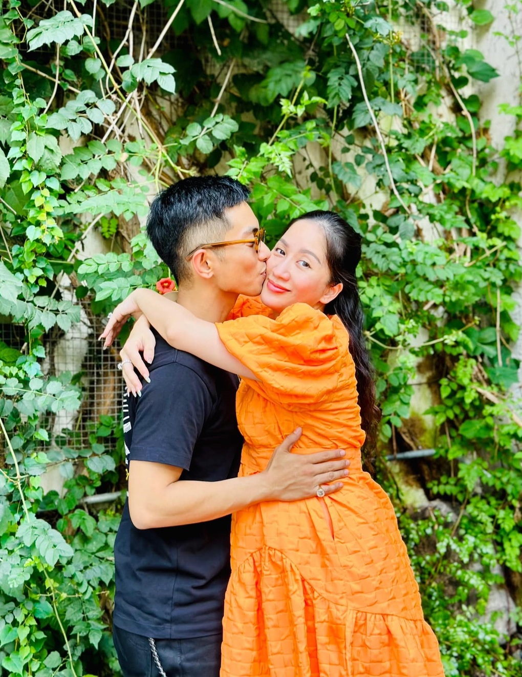 Khánh Thi mang bầu lần 3: Sắp sinh vẫn khoe dáng gợi cảm, ông xã cưng chiều - 11 Khánh Thi mang bầu lần 3: Sắp sinh vẫn khoe dáng gợi cảm, ông xã cưng chiều - 11