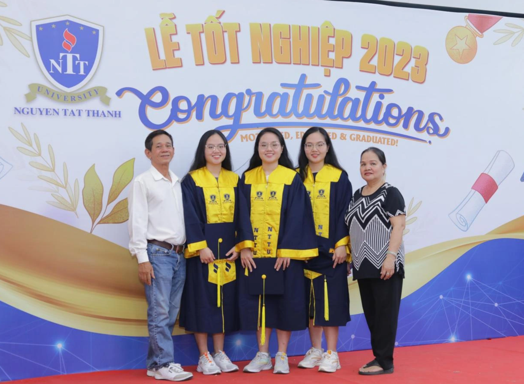 Ba chị em sinh ba tốt nghiệp cùng ngành, toàn loại giỏi, xuất sắc - 2 Ba chị em sinh ba tốt nghiệp cùng ngành, toàn loại giỏi, xuất sắc - 2