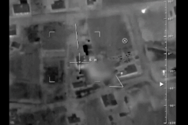 Khoảnh khắc UAV của Nga phóng tên lửa phá hủy cơ sở quân sự Ukraine