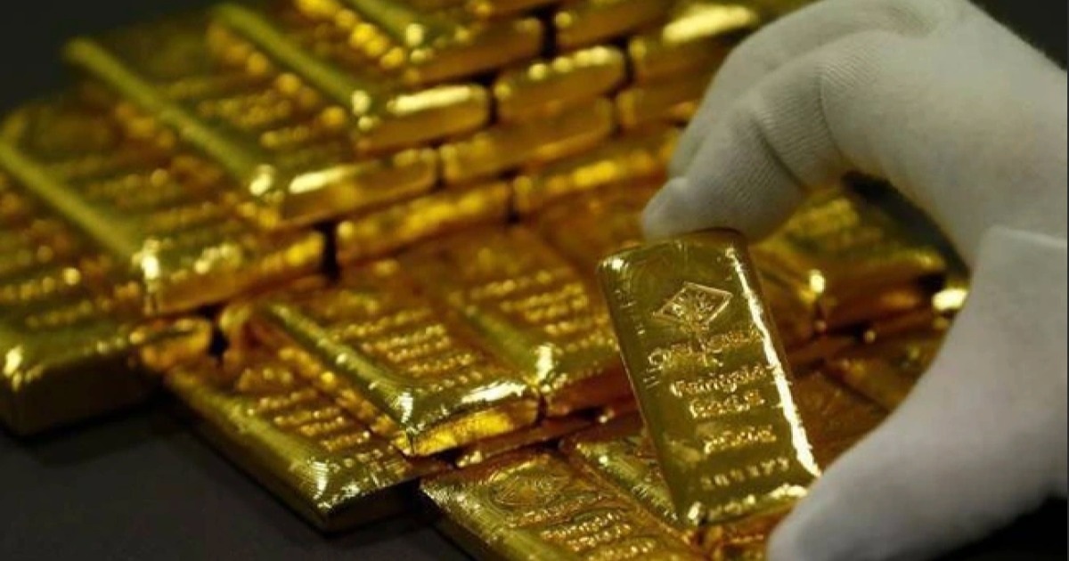 View - Giá vàng tăng vọt, người Mỹ đổ xô bán, người Trung Quốc ùn ùn mua | Báo Dân trí