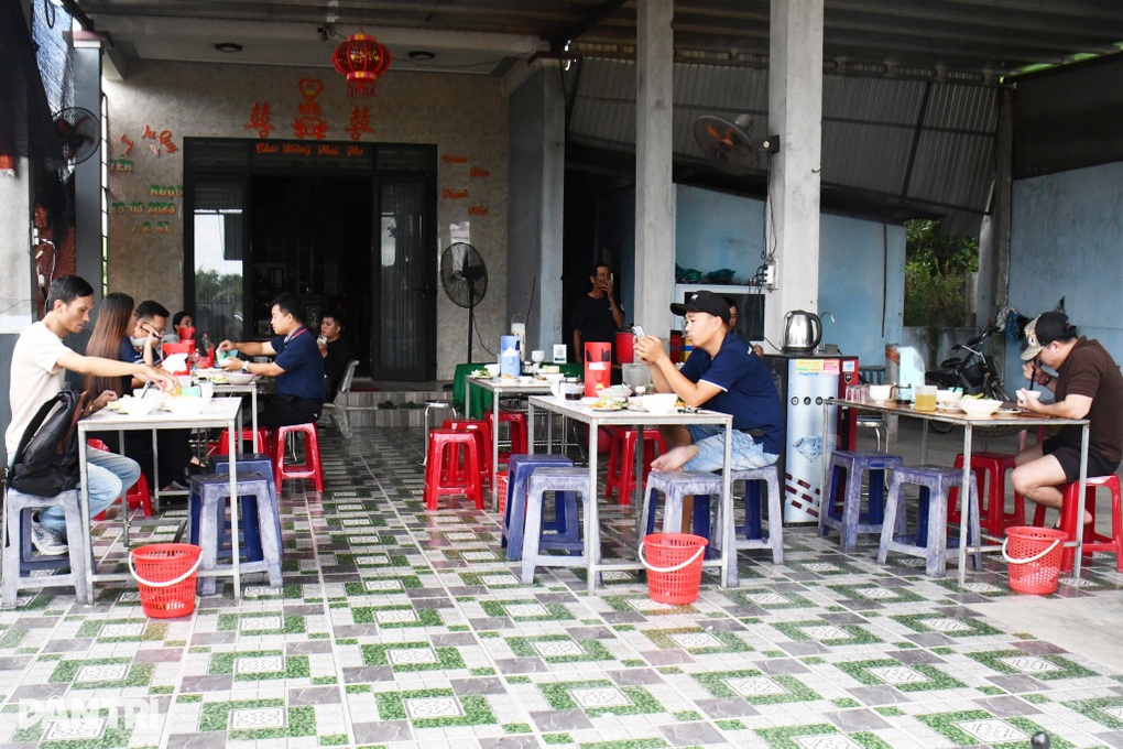 Phần cơm giá 35.000 đồng gây tranh cãi... vì quá rẻ - 2