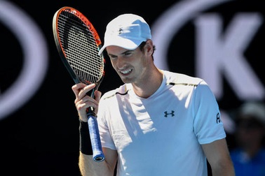 Murray vất vả thắng trận đầu, Halep dừng bước sớm