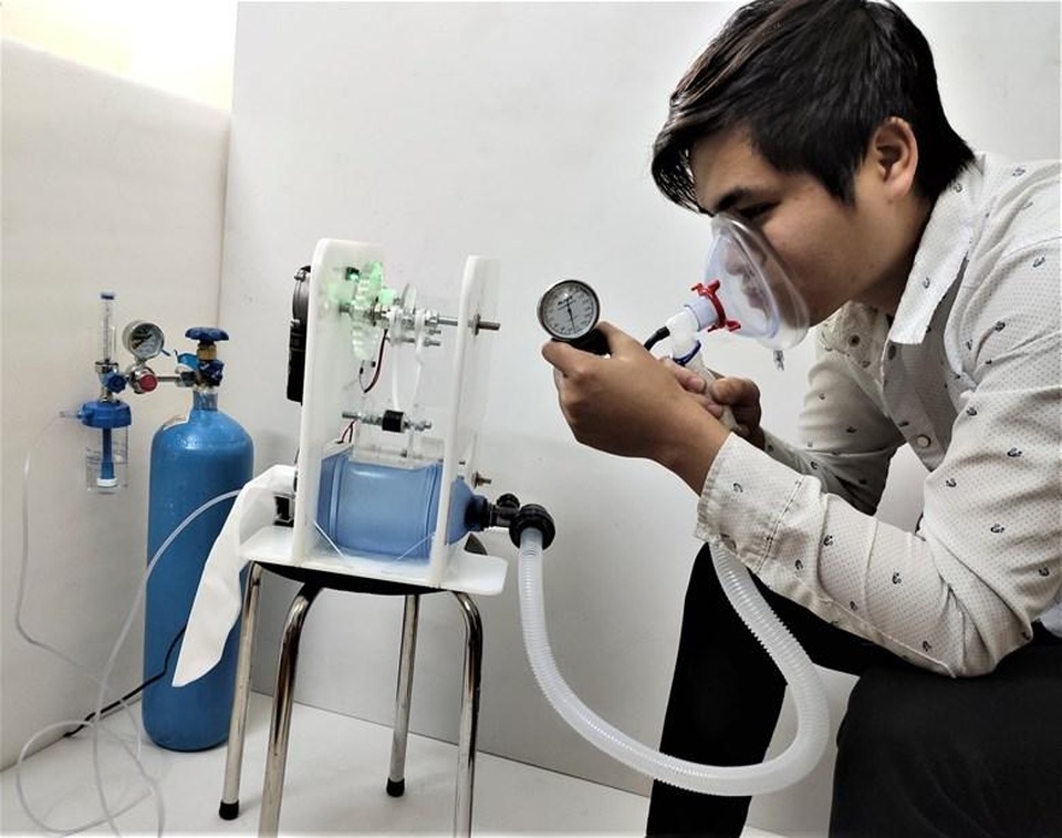 Đại học Điện lực chế tạo thành công máy trợ thở không xâm lấn - 1 Đại học Điện lực chế tạo thành công máy trợ thở không xâm lấn - 1