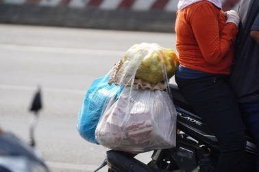 Quà quê "lúc lỉu" lên phố