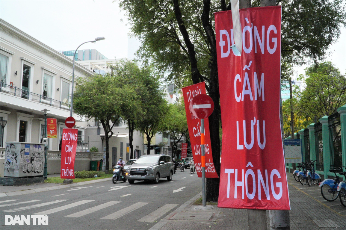 Đường 2 chiều thành một chiều: Nhiều người ngơ ngác chạy ngược, rẽ ngang - 1 Đường 2 chiều thành một chiều: Nhiều người ngơ ngác chạy ngược, rẽ ngang - 1