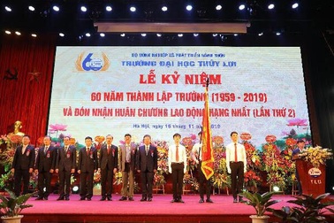 Trường ĐH Thủy lợi kỷ niệm 60 năm thành lập, đón nhận Huân chương Lao động hạng Nhất