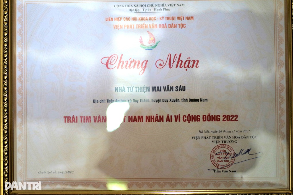 Lão nông 20 năm bán lúa, nuôi gà làm từ thiện - 2 Lão nông 20 năm bán lúa, nuôi gà làm từ thiện - 2