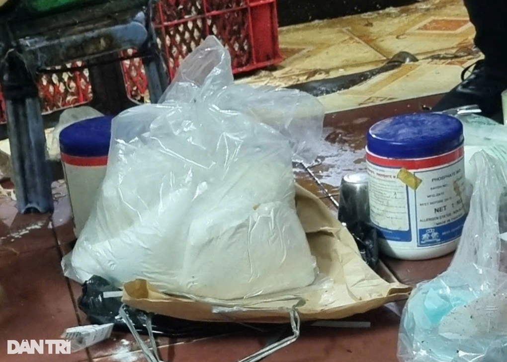 Hàng trăm kg hoa chuối ngâm hàn the, chất tẩy trắng ở TPHCM - 2 Hàng trăm kg hoa chuối ngâm hàn the, chất tẩy trắng ở TPHCM - 2