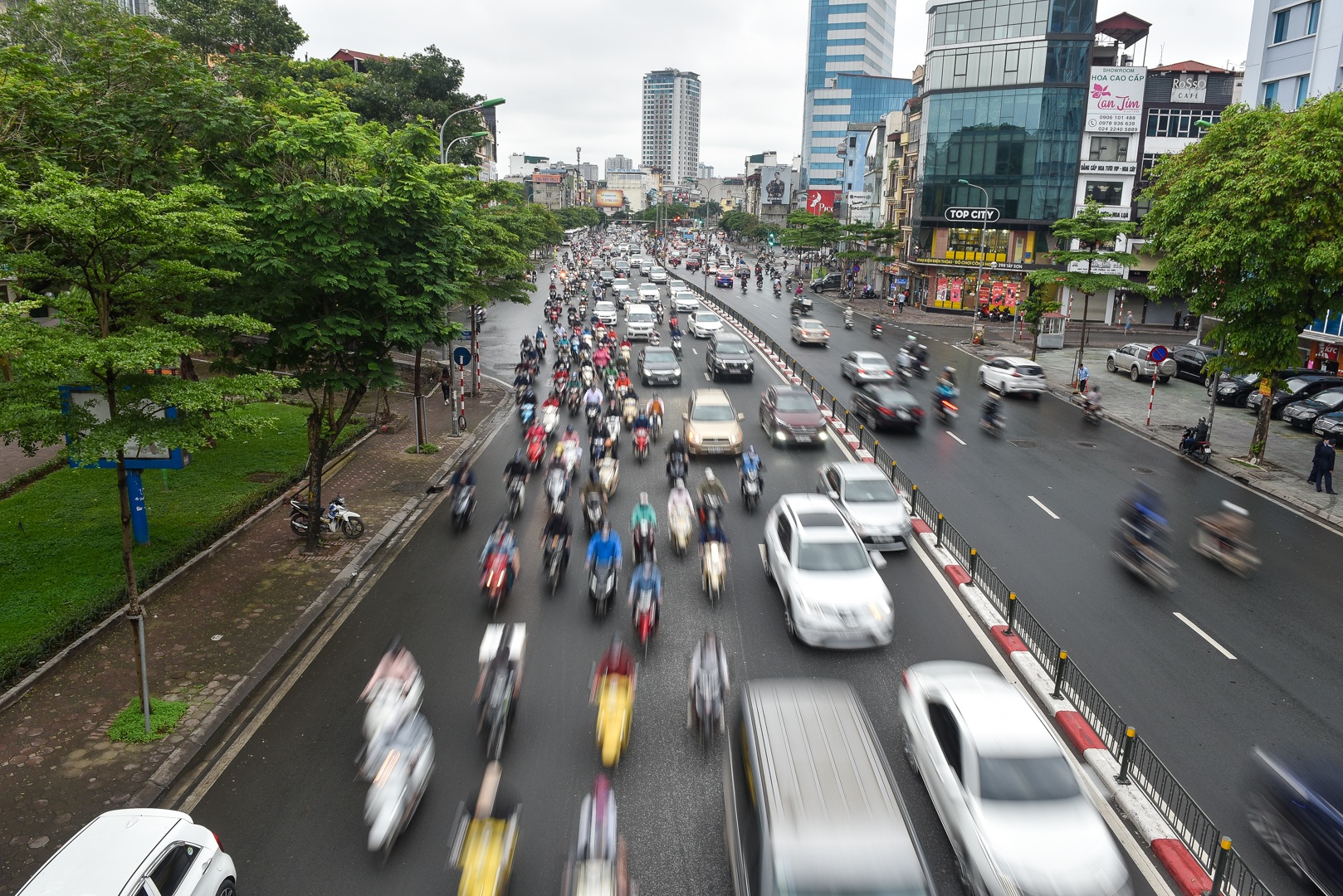 Hà Nội trong ngày đầu tiên nới lỏng cách ly xã hội - 1 Hà Nội trong ngày đầu tiên nới lỏng cách ly xã hội - 1
