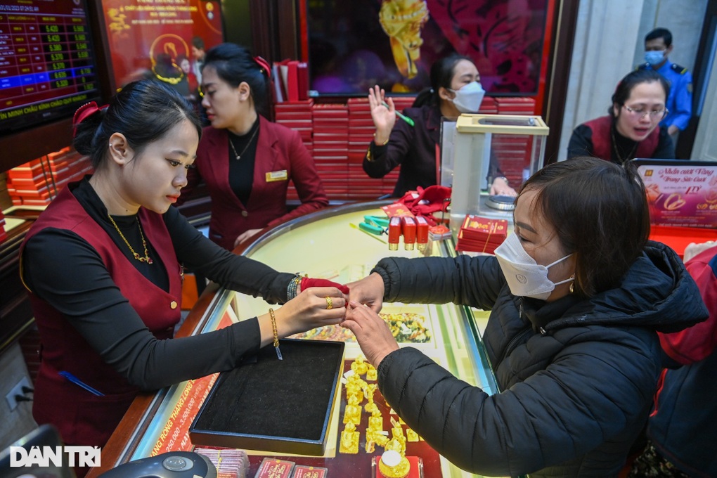 Hiện tượng lạ trong ngày vía Thần Tài ở hai miền Nam Bắc - 6 Hiện tượng lạ trong ngày vía Thần Tài ở hai miền Nam Bắc - 6