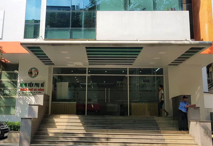 Thực hư thông tin sản phụ đẻ rơi ngay cổng do Bệnh viện cách ly chống dịch Covid-19 - Ảnh 1. Thực hư thông tin sản phụ đẻ rơi ngay cổng do Bệnh viện cách ly chống dịch Covid-19 - Ảnh 1.