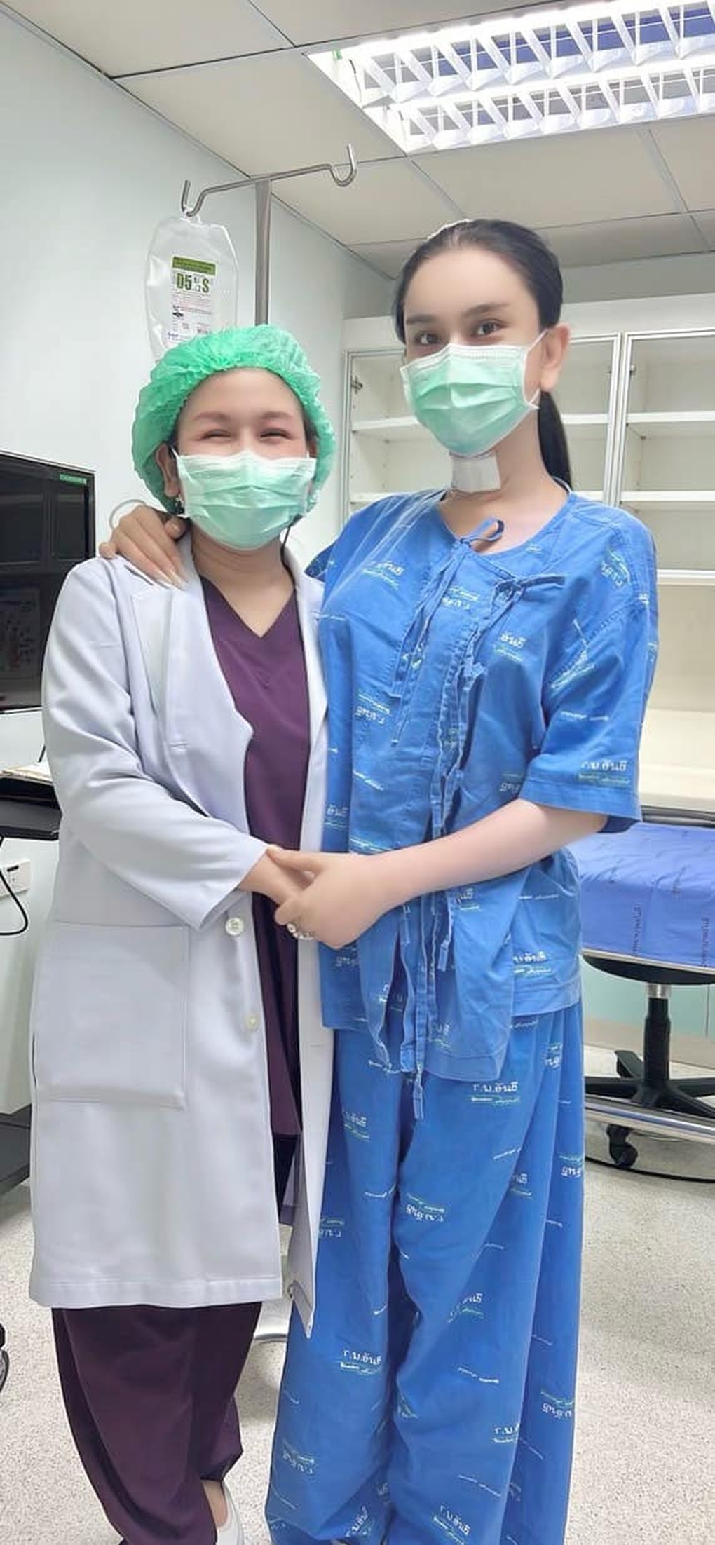 Lâm Khánh Chi: Liên tục trùng tu nhan sắc, vẻ ngoài khác lạ gây chú ý - 3 Lâm Khánh Chi: Liên tục trùng tu nhan sắc, vẻ ngoài khác lạ gây chú ý - 3