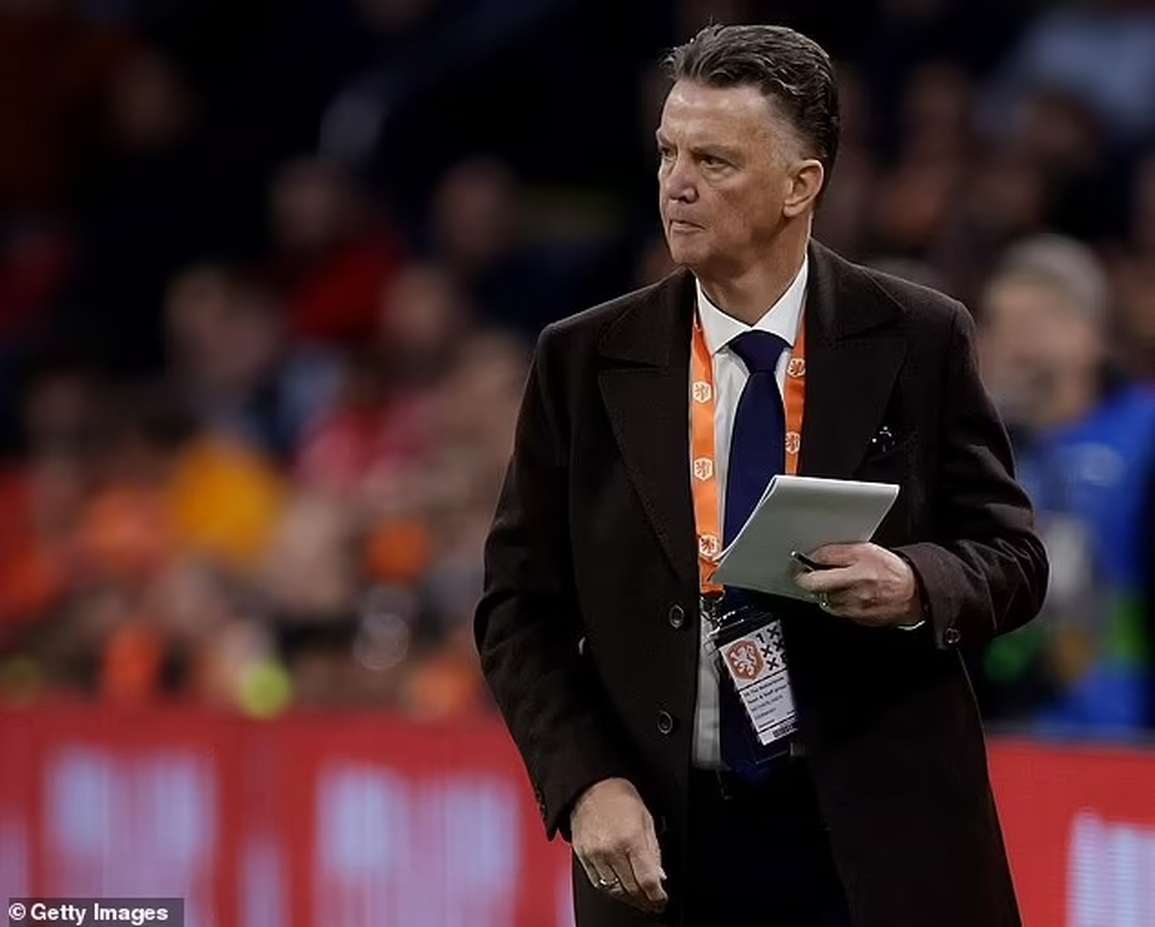 HLV Van Gaal bị ung thư, bỏ ngỏ khả năng dự World Cup 2022 cùng Hà Lan - 1 HLV Van Gaal bị ung thư, bỏ ngỏ khả năng dự World Cup 2022 cùng Hà Lan - 1
