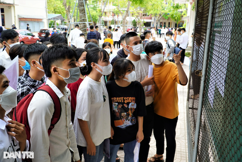Nghị lực của nữ thí sinh bị bệnh máu khó đông dự thi tốt nghiệp THPT - 2 Nghị lực của nữ thí sinh bị bệnh máu khó đông dự thi tốt nghiệp THPT - 2
