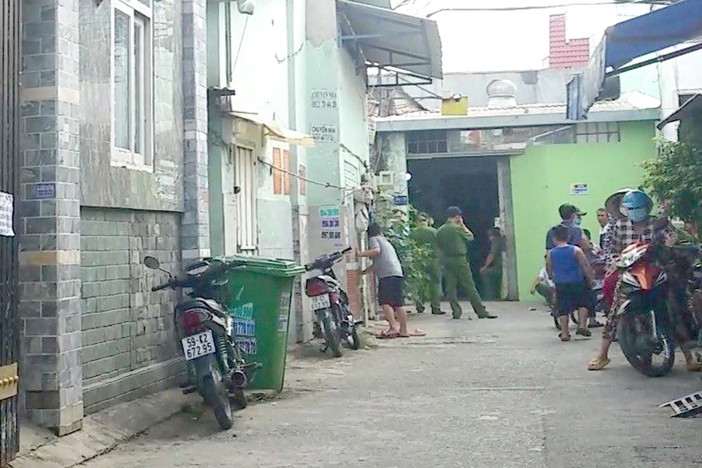 Cảnh sát điều tra nguyên nhân vợ chồng chết trong nhà trọ ở TPHCM - 1 Cảnh sát điều tra nguyên nhân vợ chồng chết trong nhà trọ ở TPHCM - 1
