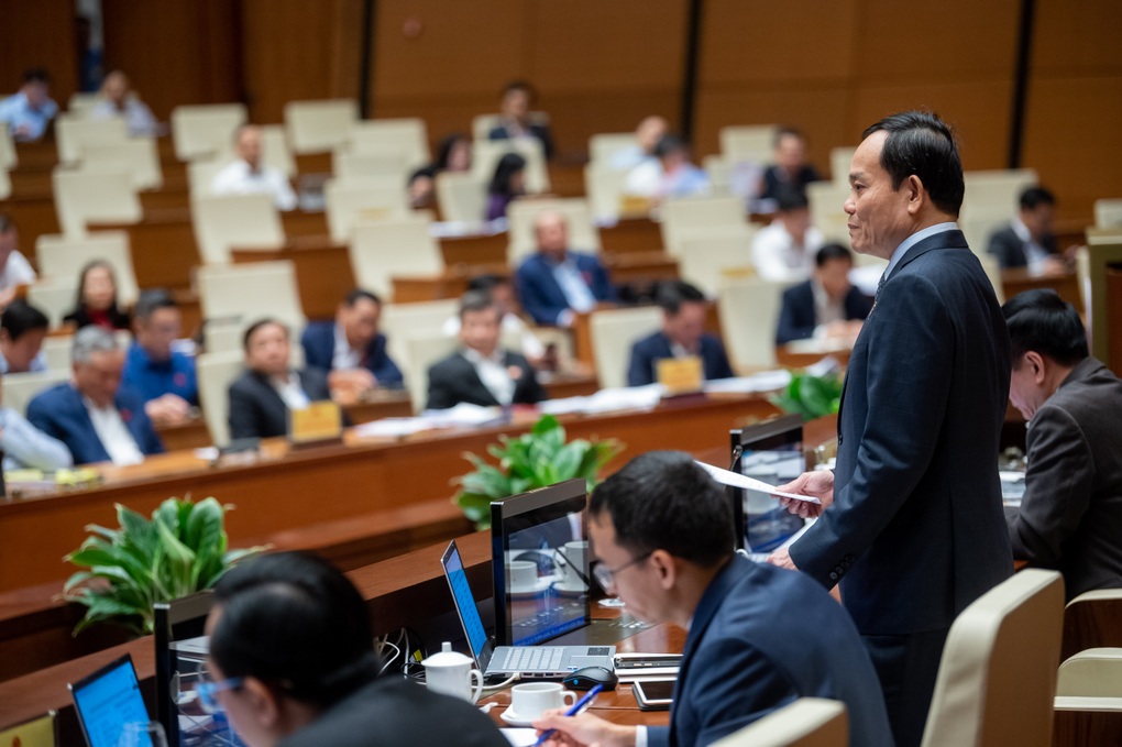 Phó Thủ tướng rùng mình khi nghe Bí thư tỉnh ủy nói về chuỗi 24 thủ tục - 1 Phó Thủ tướng rùng mình khi nghe Bí thư tỉnh ủy nói về chuỗi 24 thủ tục - 1