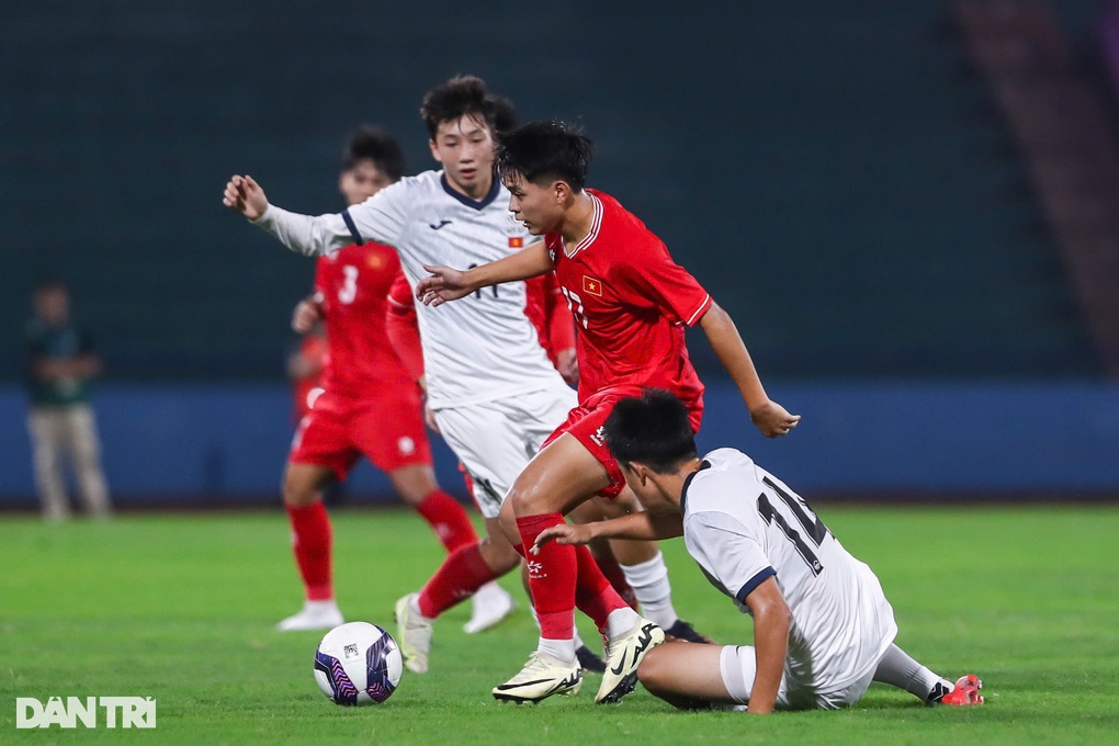 Phung phí nhiều cơ hội, U17 Việt Nam đành chia điểm với U17 Kyrgyzstan - 1