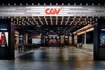 "Ông lớn" ngoại hốt bạc nhờ kinh doanh rạp phim ở Việt Nam