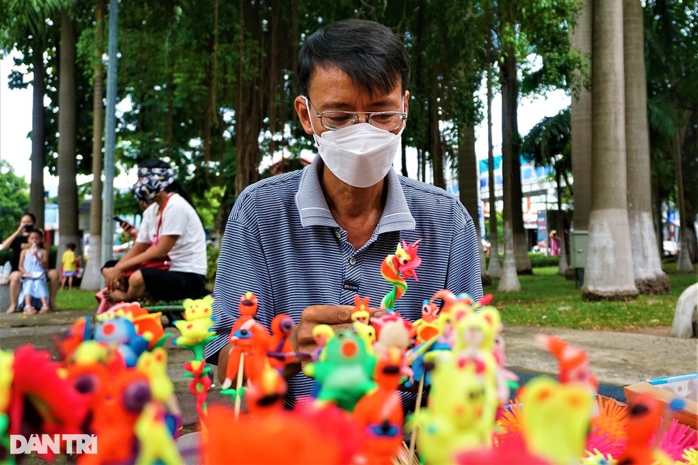 Chuyện người Xuân La, 30 năm ngồi vọc bột, nặn đồ chơi chim cò - 15 Chuyện người Xuân La, 30 năm ngồi vọc bột, nặn đồ chơi chim cò - 15