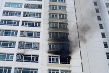 Cháy chung cư ở Sài Gòn, hàng trăm người tháo chạy giữa trưa