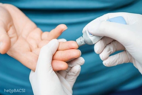 Hàng nghìn que thử HIV, viêm gan B bị cắt đôi trước khi tiến hành xét nghiệm