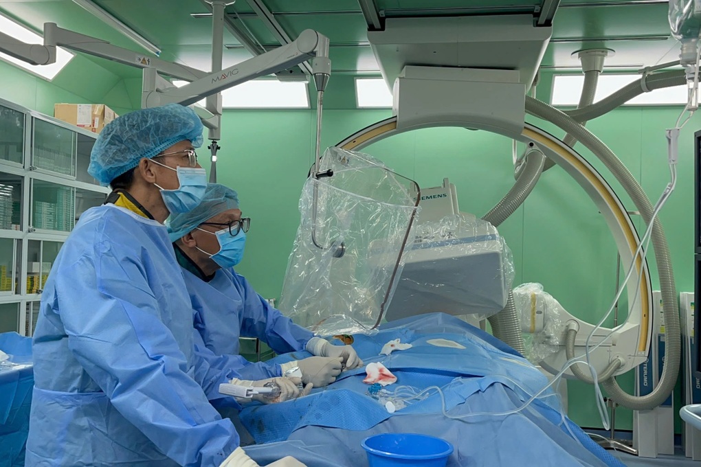 Cứu sống người đàn ông nghèo bị nhồi máu cơ tim nguy kịch - 1 Cứu sống người đàn ông nghèo bị nhồi máu cơ tim nguy kịch - 1